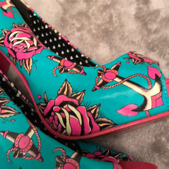 Pink and teal heels - Picture 5 of 6